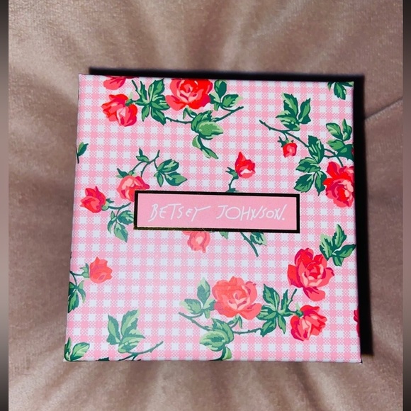 NEW- Betsey Johnson Gold Tone Stand Mixer & Cherry Pie Slice Baby Cakes Drop … - Picture 4 of 8